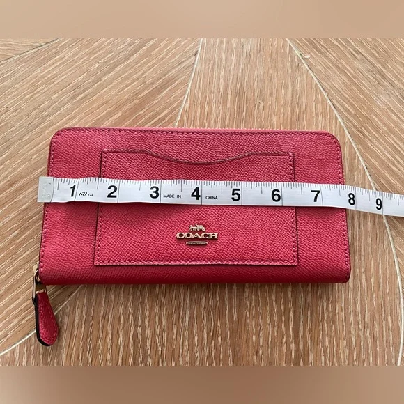 Coach Pink Women's Leather Zipper Wallet NWT - Picture 3 of 7